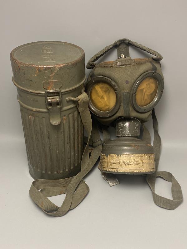 Luftshutz Auer Civil Defence Gas Mask & Tin