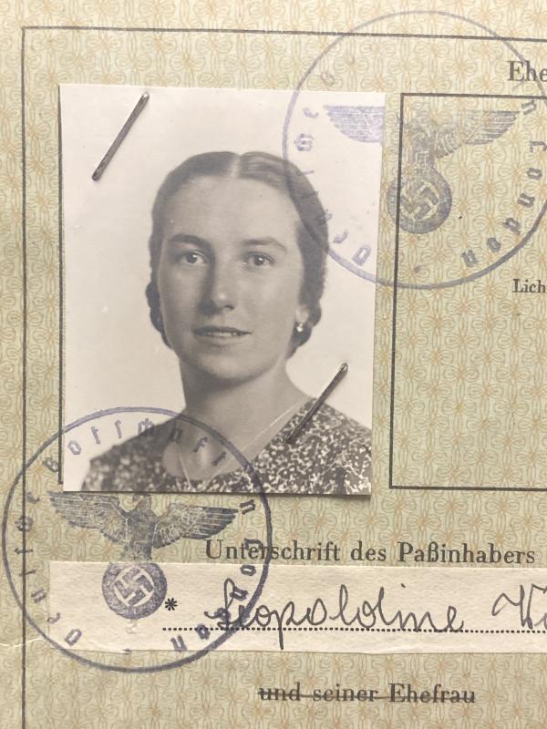 Deutsches Reich Reisepass Female Leopoline Wasl Travelled to UK