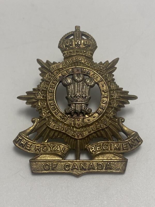 WW2 The Royal Regiment Of Canada Cap Badge