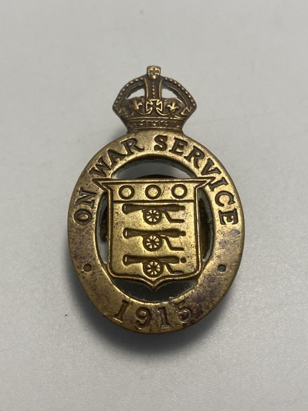 On War Service 1915 Brass Lapel Badge