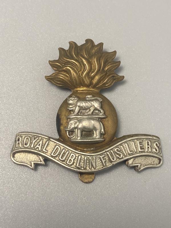 WW1/WW2 Royal Dublin Fusiliers Cap Badge