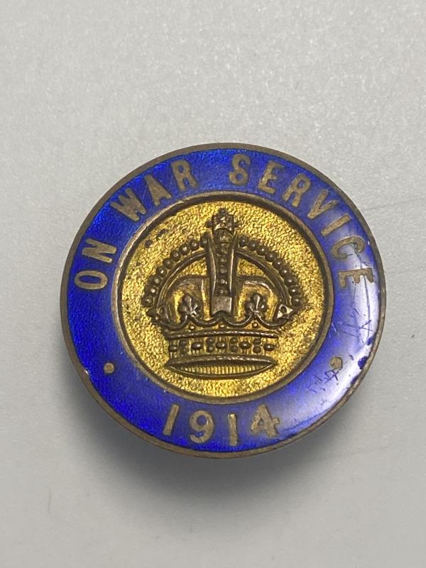 On War Service 1914 Enamel & Brass Lapel Badge