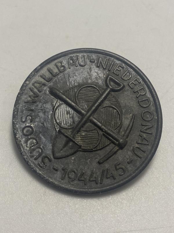 Rare Sudostwallbau-Niederdonau 1944/45 Construction Badge