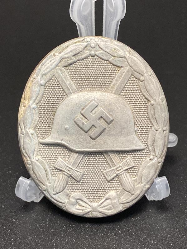 Silver Wound Badge Maker 107 Carl Wild