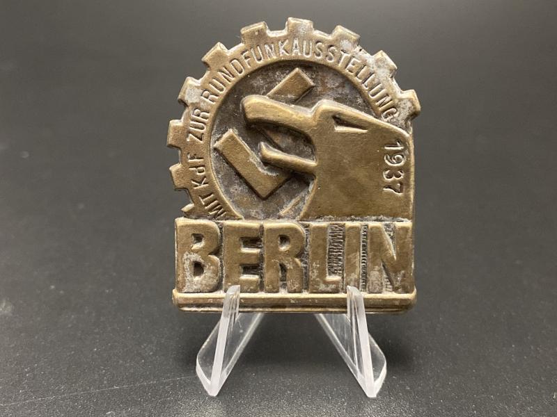 Berlin Rundfunkausstellung 1937 Radio Exhibition Day Badge