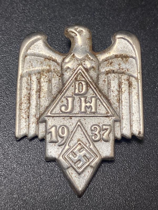 Hitlerjugend DJH 1937 Tinnie Badge