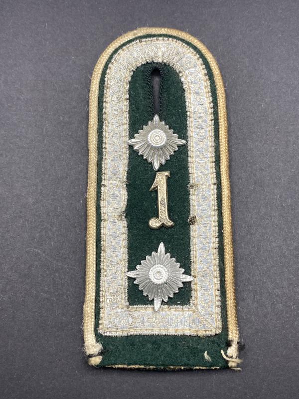 German Army Oberfeldwebel Shoulder Board 1st Infantry Regiment