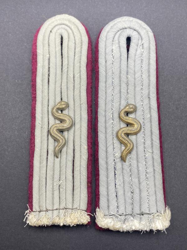 German Army Veterinär (Leutnant) Shoulder Boards