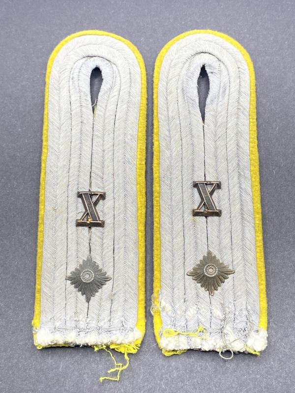German Army Nachtrichten Oberleutnant Shoulder Boards Signal Regiment 10