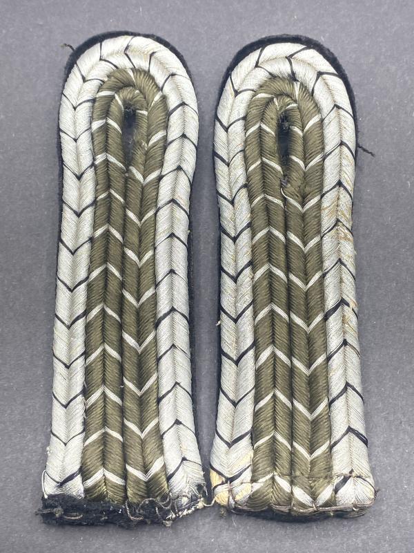 German Reicharbeitsdienst Unterfeldmeister Shoulder Boards