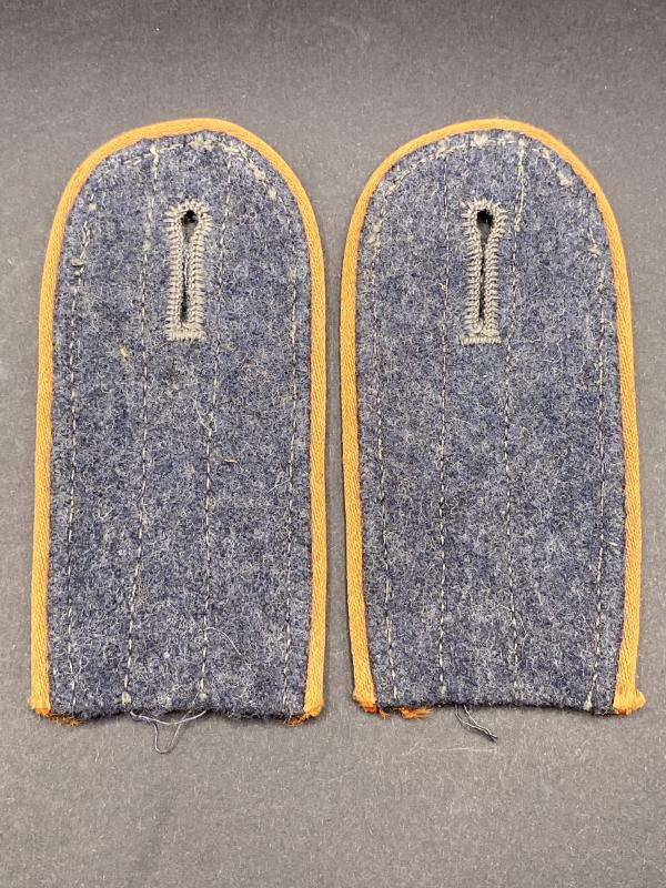 Luftwaffe M44 Fleigerblouse Nachtrichten Shoulder Boards