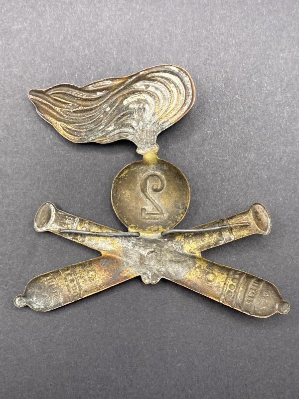 Italian Army 2nd Artillery Regiment Pith Helmet Plate/ Badge