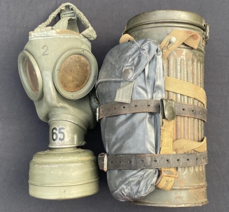 Full German Army GM30 Gasmask Set With Gasplane Pouch & Straps