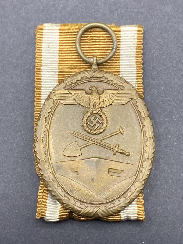 Early Brass Westwall Construction Medal