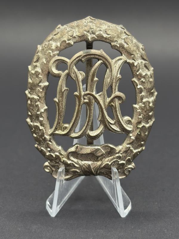 DRA Sports Badge In Silver