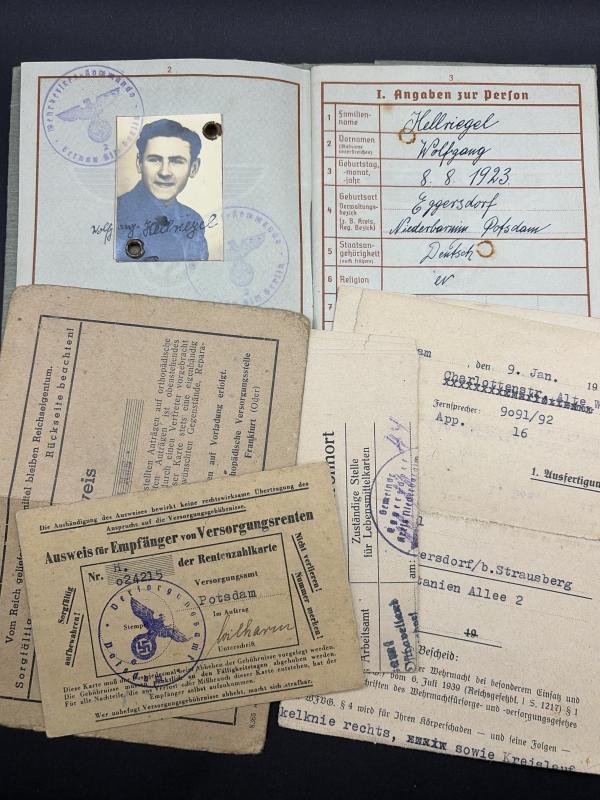 German Army Wehrpass Soldat Wolfgang Hellriegel Inf.Rgt.257