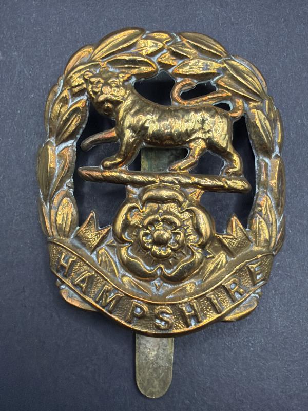 WW1 Economy Pattern Hampshire Regiment Cap Badge