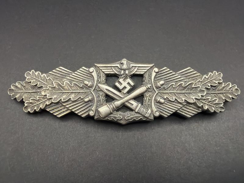 Early Type 1 M&K Close Combat Clasp in Silver