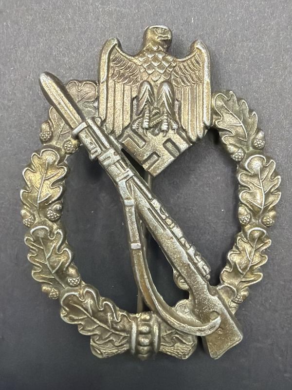 Bronze Infantry Assault Badge Assmann “4”