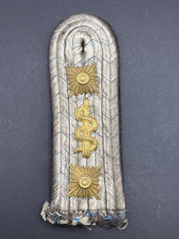 WW1 Imperial German Medical Hauptmann Shoulder Board