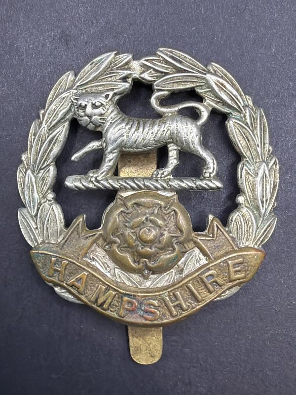 WW2 Hampshire Regiment Cap Badge