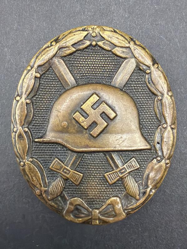 Black Wound Badge Marked L/18 B.H.Meyer