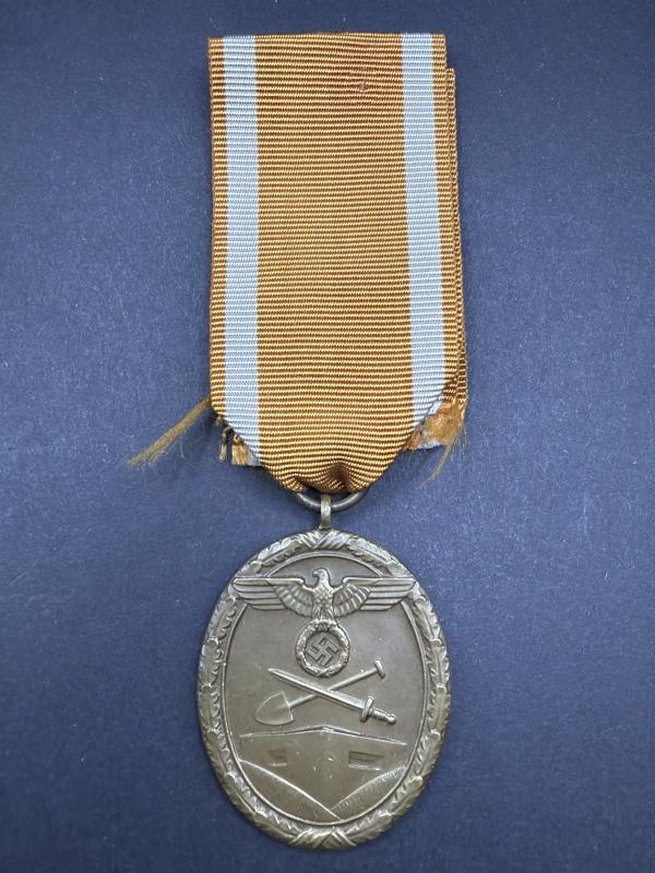 Early Brass Westwall Construction Medal
