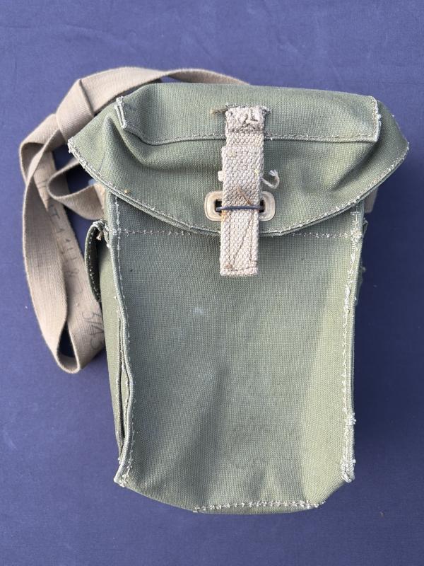 WW2 British Army Light Respirator Bag H&S 3/43