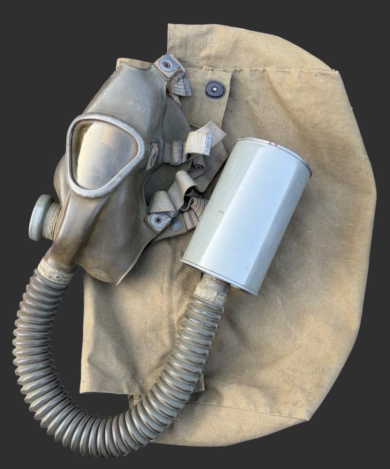 US Army M4 Lightweight Respirator Dated 1943