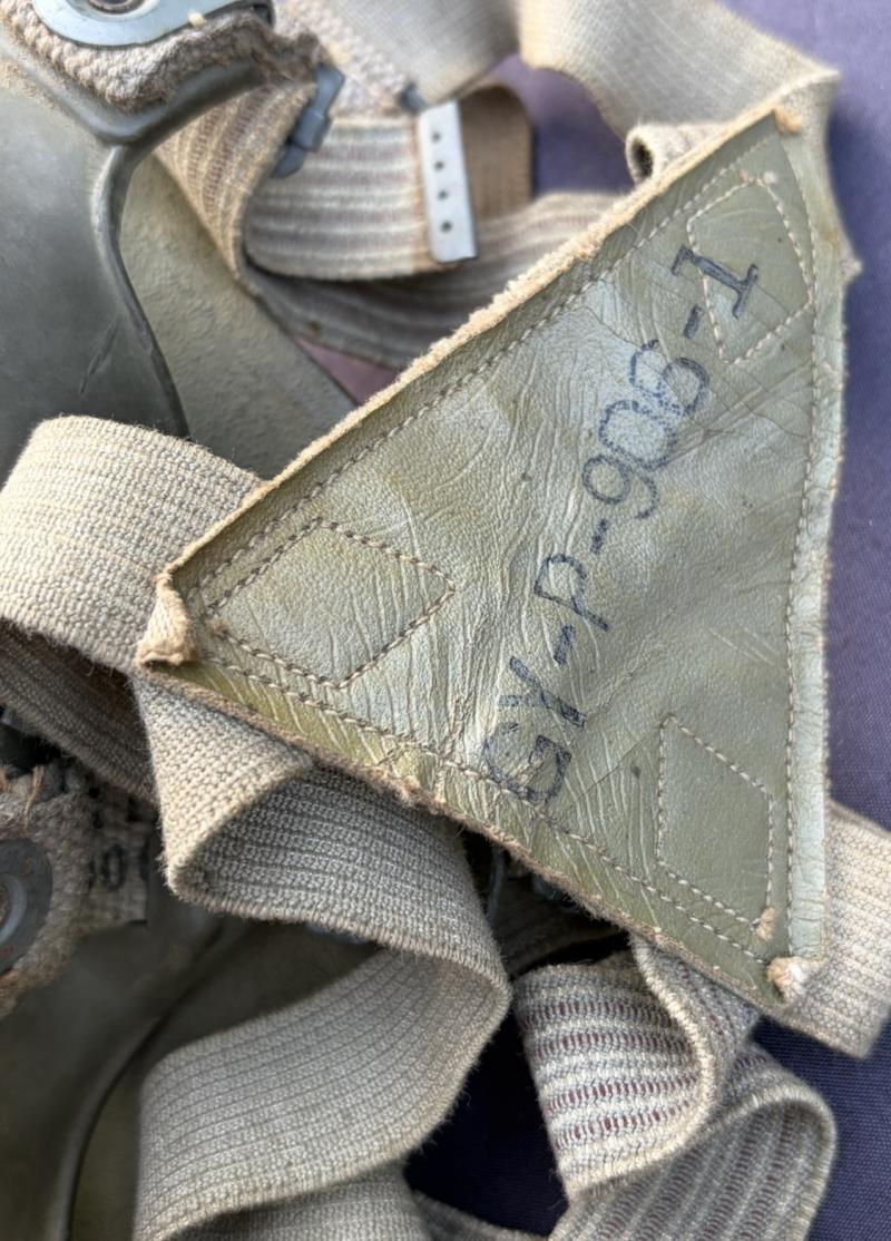 US Army M4 Lightweight Respirator Dated 1943