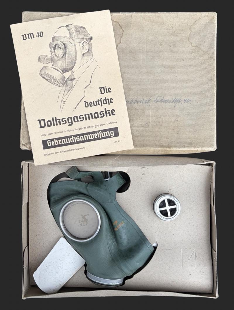 German RLB VM40 Gas Mask With Box