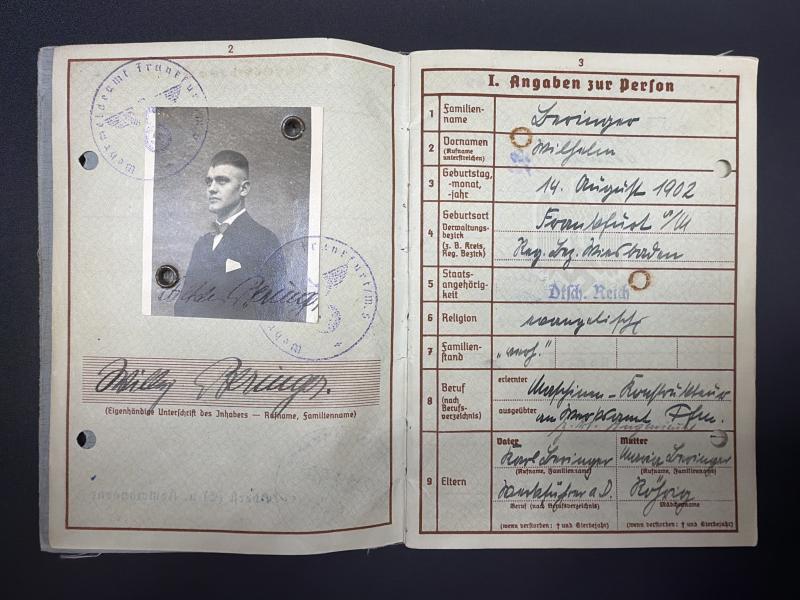 German Army Wehrpass Feldwebel Wilhelm Beringer Infantry Regiment 471 (251 Infantry Division)