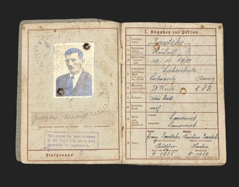 German Army Wehrpass Obergefreiter Rudolf Jaǔtzke Czech National Demjansk & Norway