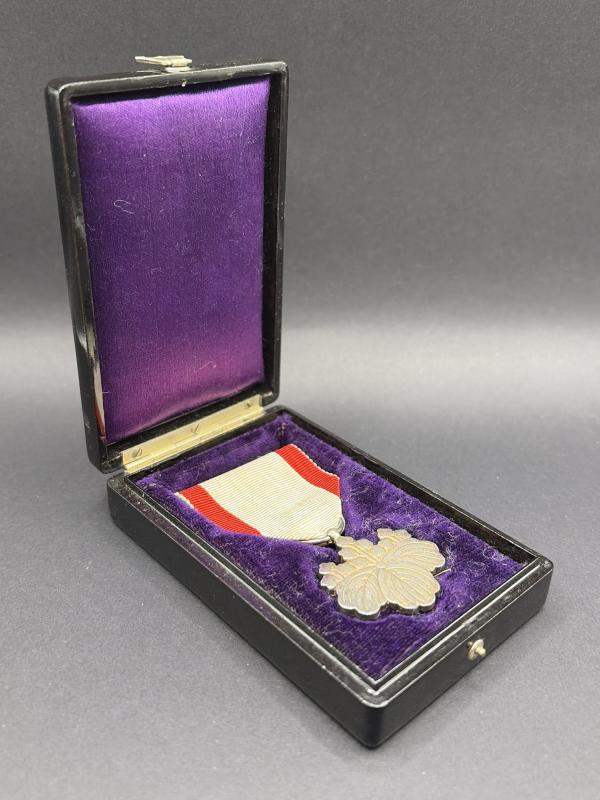 Japanese Army Order of The Rising Sun 8th Grade With Box