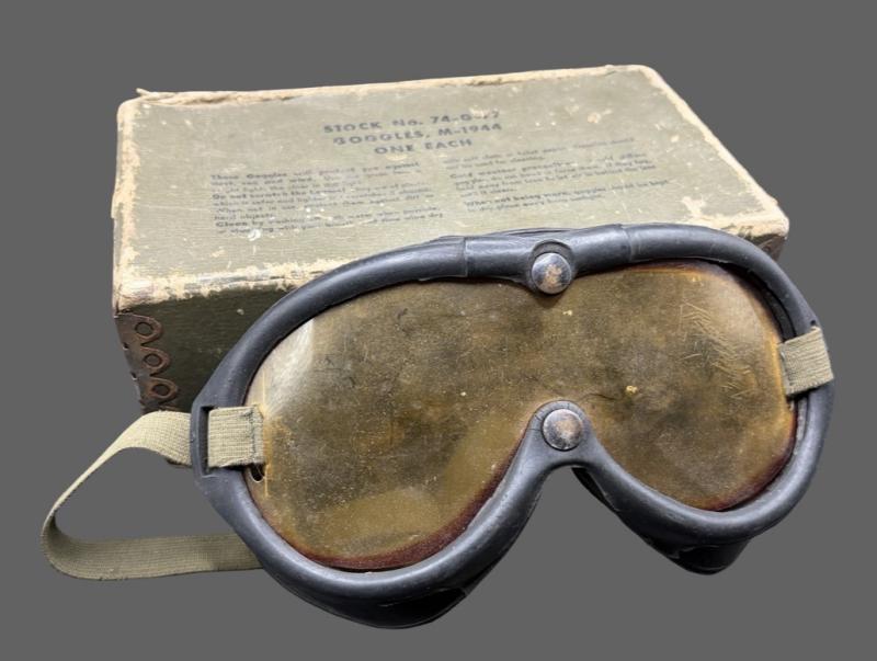 US Army Polaroid M-1944 Goggles & Box