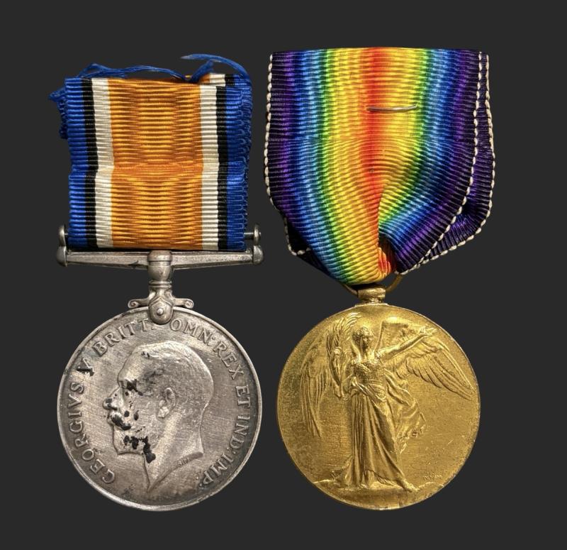 WW1 Medal Pair 40979 PTE.R.CHAPMAN.C.OF LOND.YEO