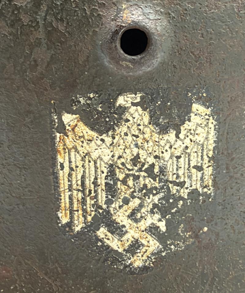 Single Decal German Army SE62 M40 Shrapnel Damage KIA Helmet