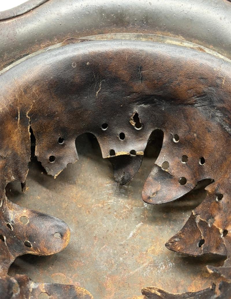 Single Decal German Army SE62 M40 Shrapnel Damage KIA Helmet
