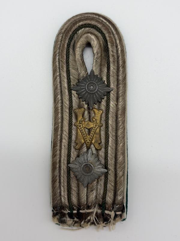 German Army Administration Hauptmann Shoulder Board