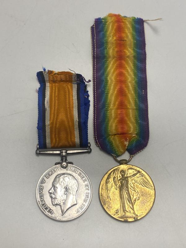 Pair of War Medals 20649 PTE.F.DENNETT. SOM.L.I.